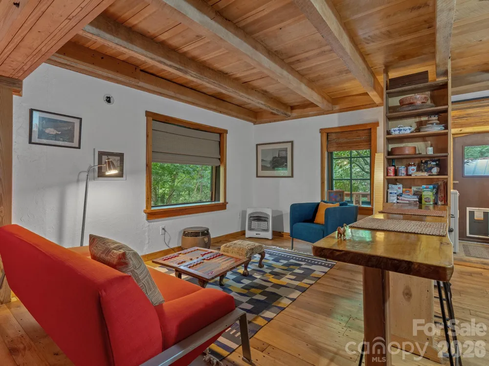 1051 Frost Road Saluda, NC 28773