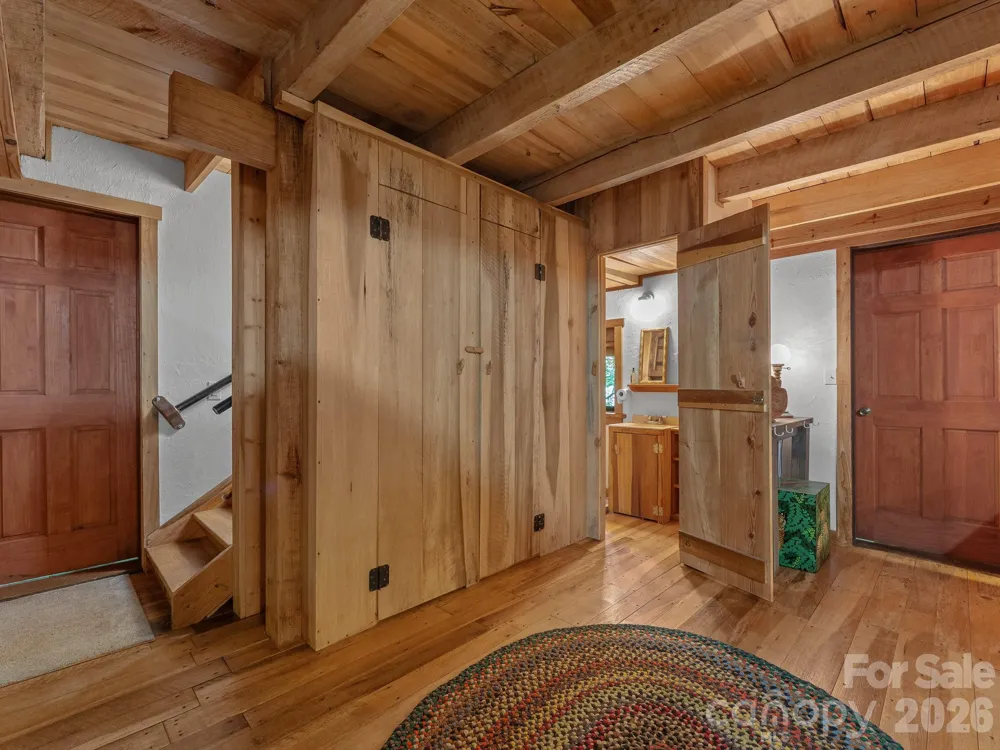 1051 Frost Road Saluda, NC 28773