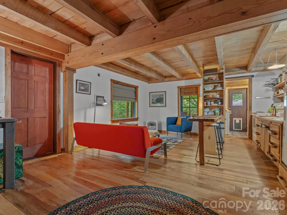 1051 Frost Road Saluda, NC 28773