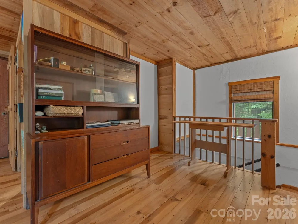 1051 Frost Road Saluda, NC 28773