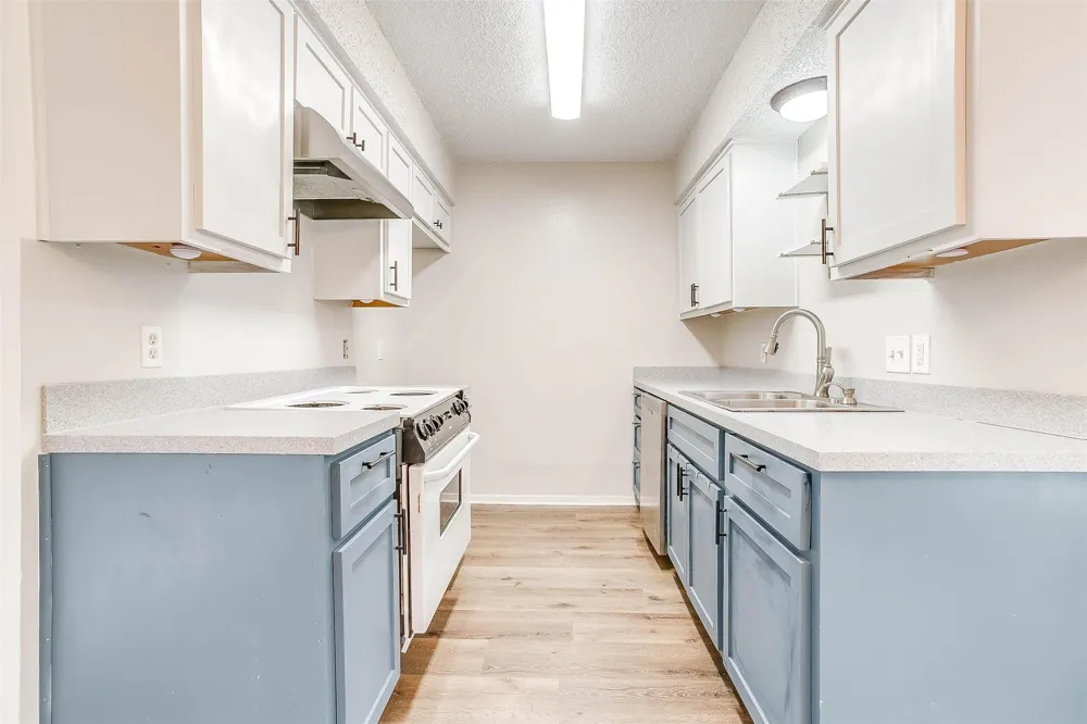 828 Lynne Lane Burleson, TX 76028