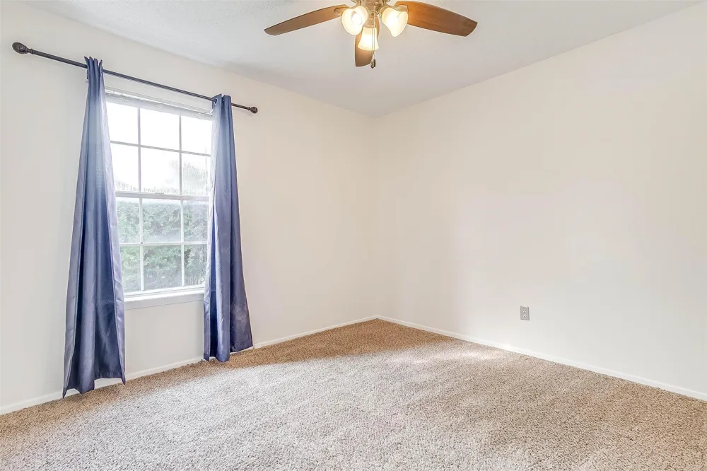 828 Lynne Lane Burleson, TX 76028
