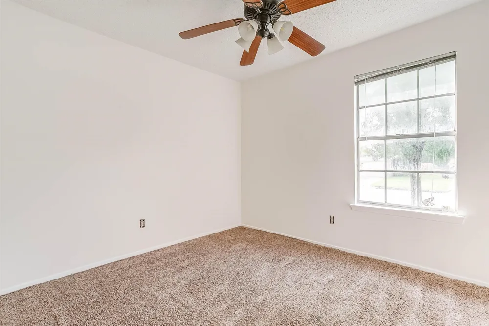 828 Lynne Lane Burleson, TX 76028