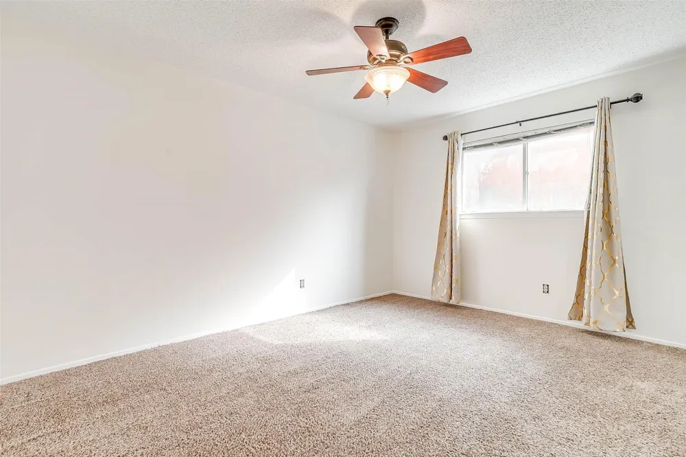 828 Lynne Lane Burleson, TX 76028