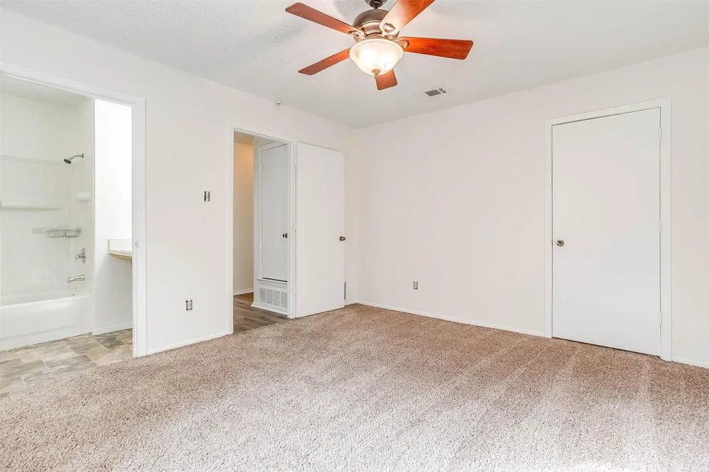 828 Lynne Lane Burleson, TX 76028