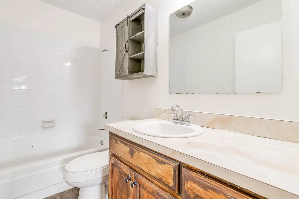 828 Lynne Lane Burleson, TX 76028