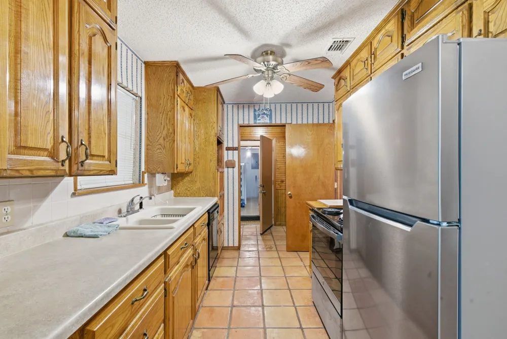 2304 Sha Lane Breckenridge, TX 76424