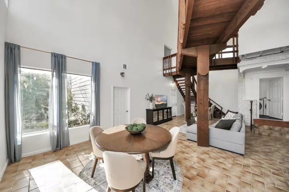 2002 Rosewood Street Houston, TX 77004