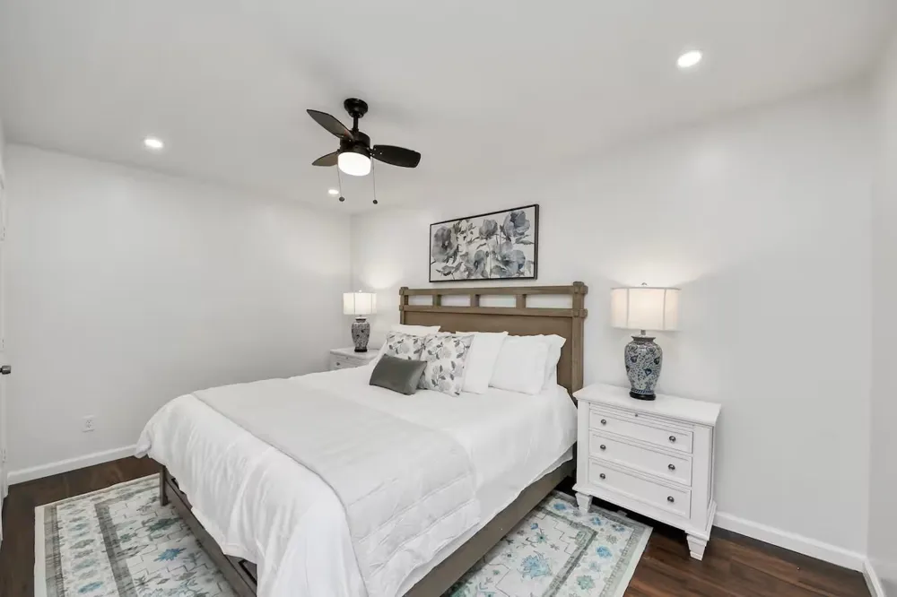 2002 Rosewood Street Houston, TX 77004