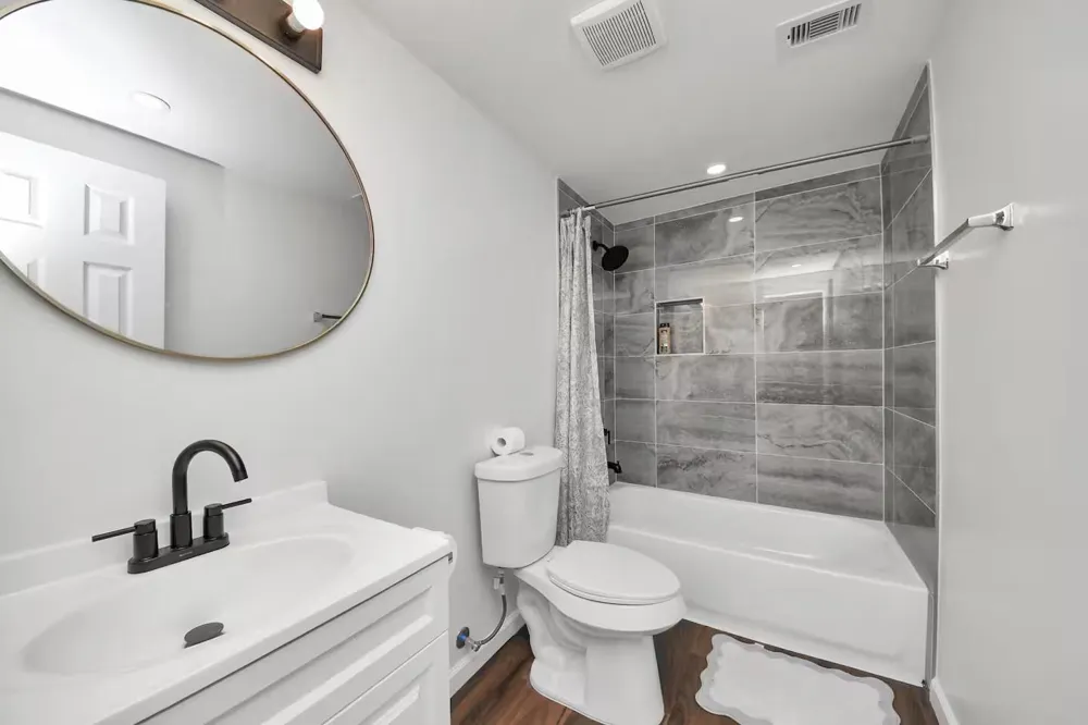 2002 Rosewood Street Houston, TX 77004