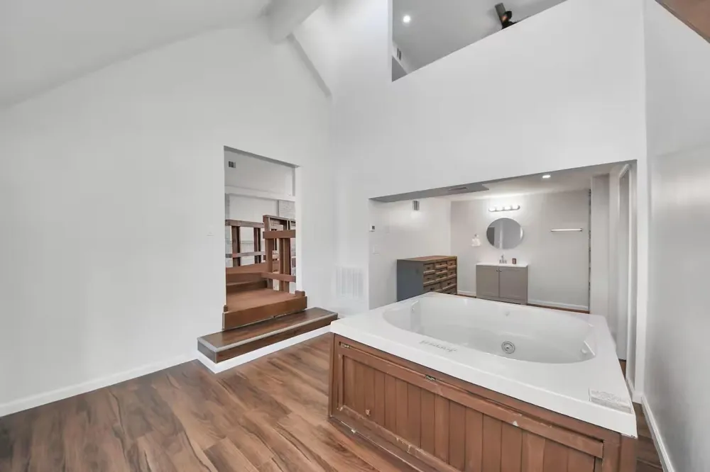 2002 Rosewood Street Houston, TX 77004