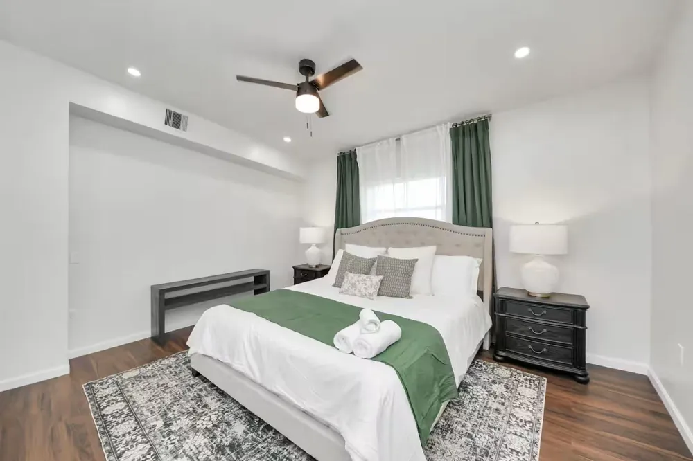 2002 Rosewood Street Houston, TX 77004