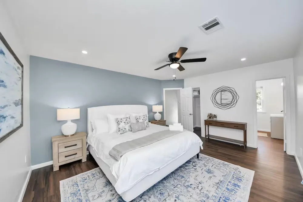 2002 Rosewood Street Houston, TX 77004
