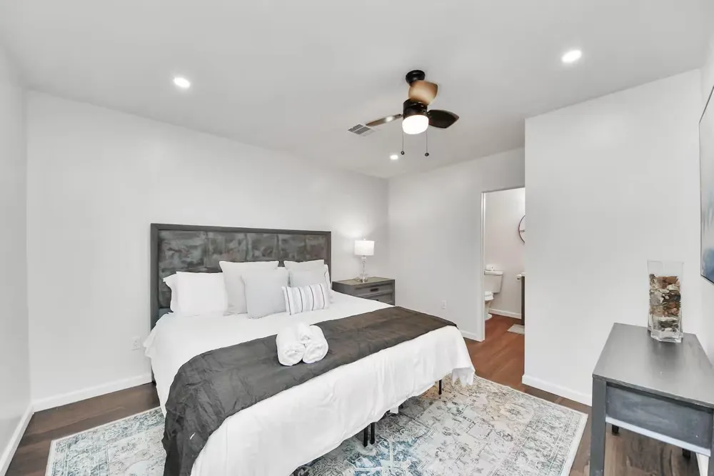 2002 Rosewood Street Houston, TX 77004