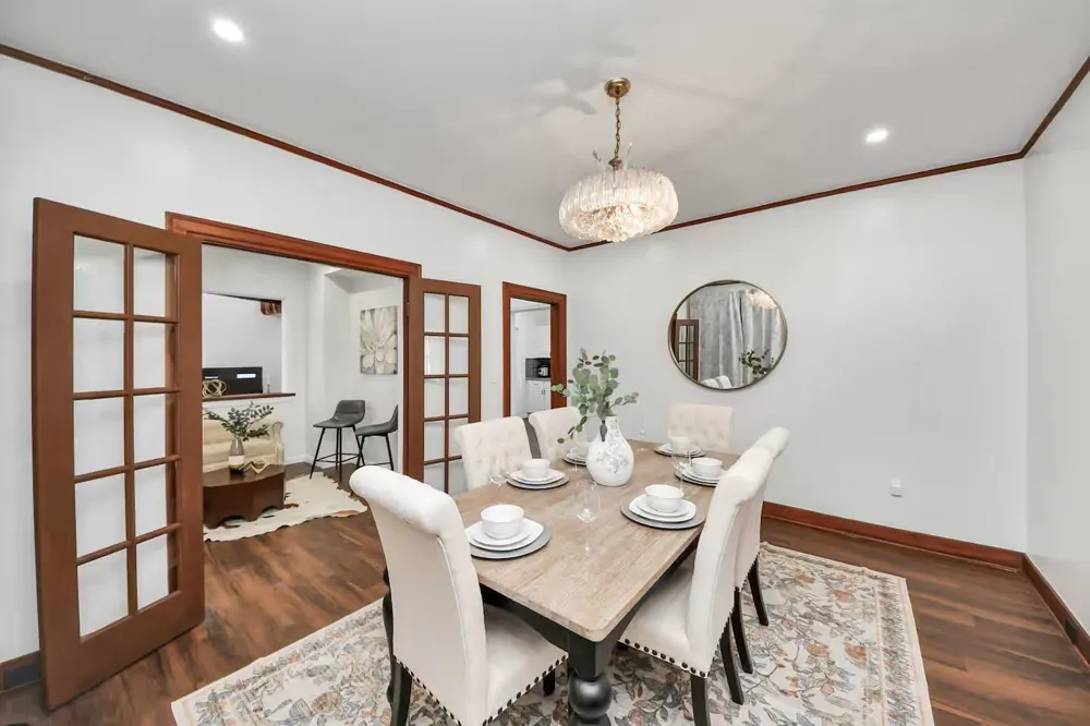 2002 Rosewood Street Houston, TX 77004
