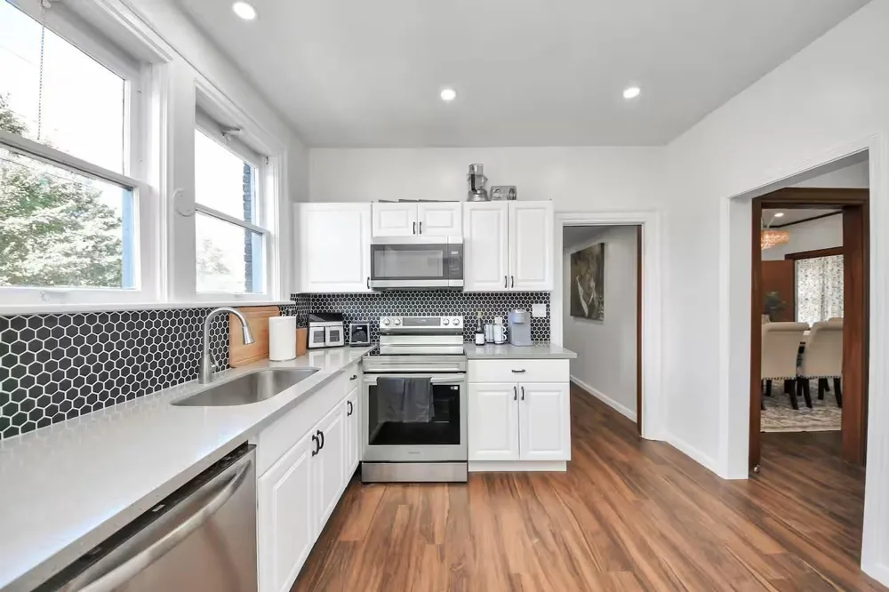 2002 Rosewood Street Houston, TX 77004