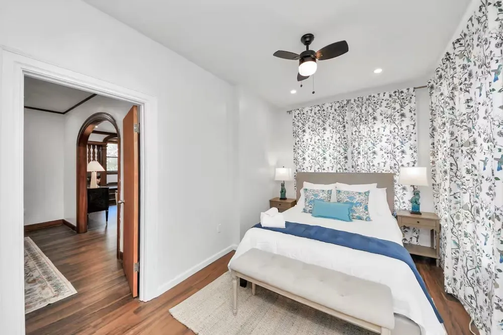 2002 Rosewood Street Houston, TX 77004