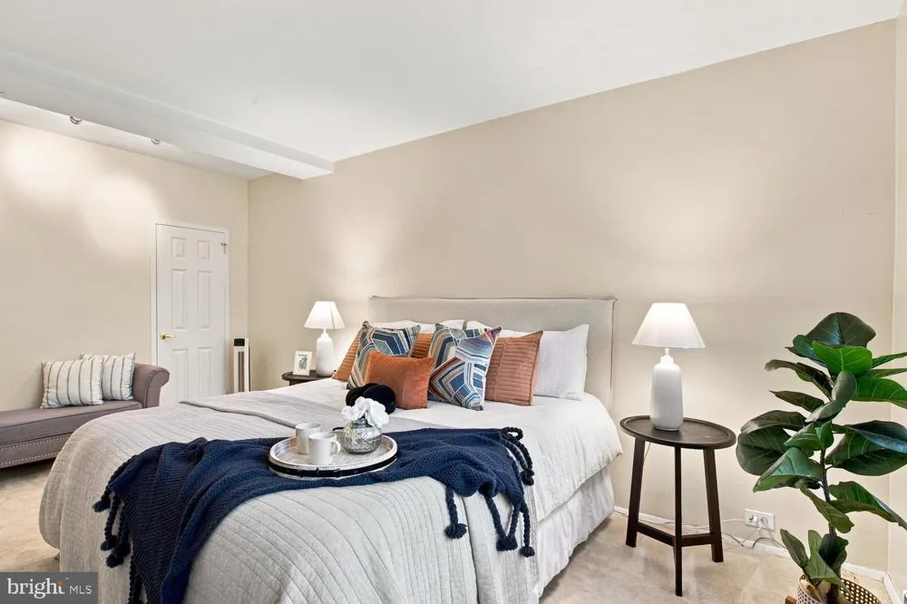 3410 GUNSTON ROAD Alexandria, VA 22302