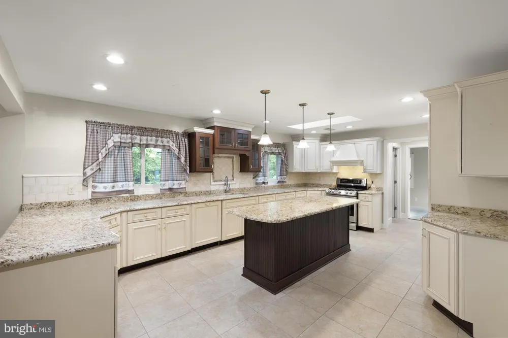 759 MCCLELLAN DRIVE Gettysburg, PA 17325