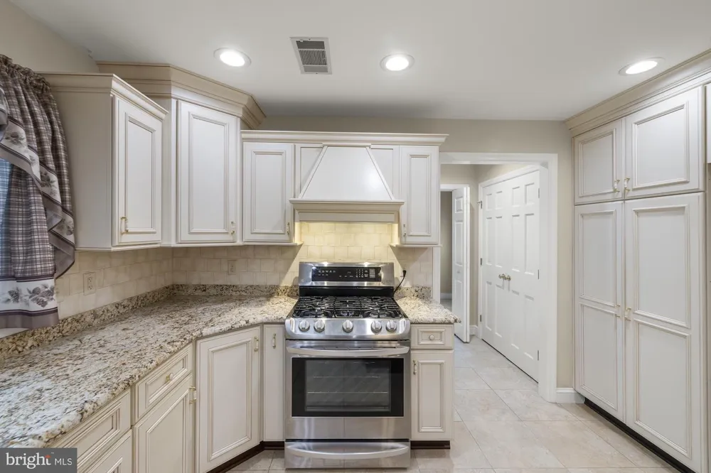 759 MCCLELLAN DRIVE Gettysburg, PA 17325