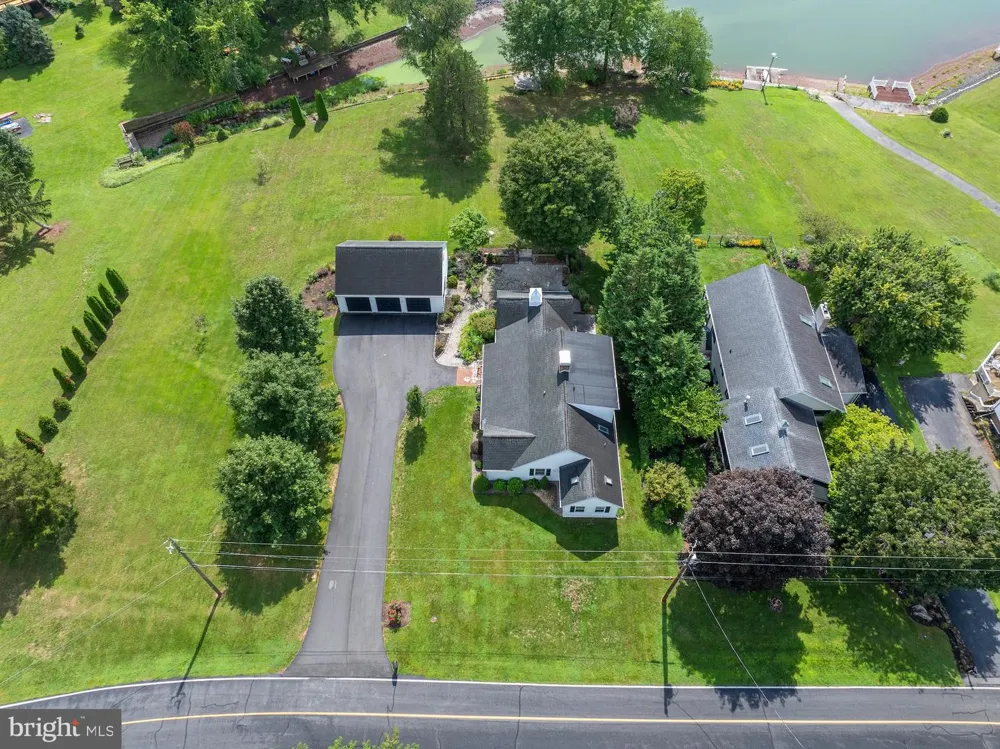 759 MCCLELLAN DRIVE Gettysburg, PA 17325