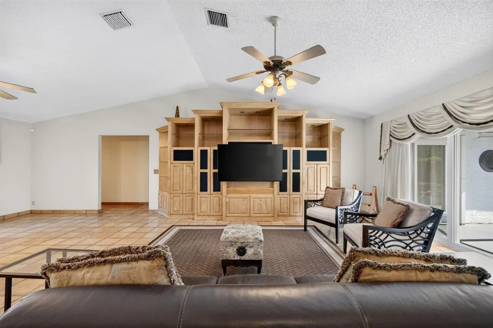 5417 NW 83rd Way Coral Springs, FL 33067
