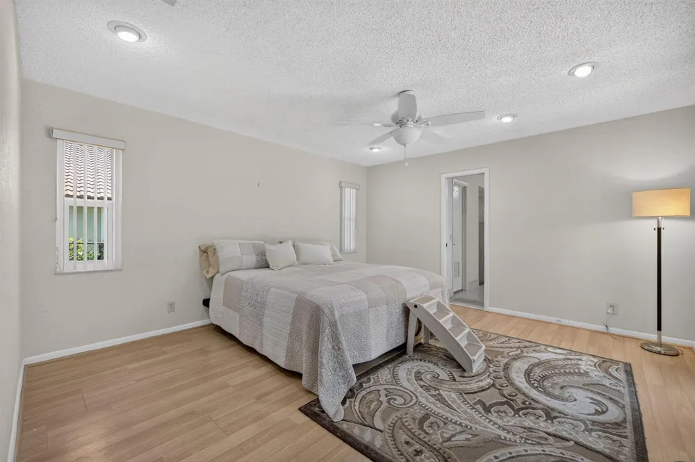 5417 NW 83rd Way Coral Springs, FL 33067