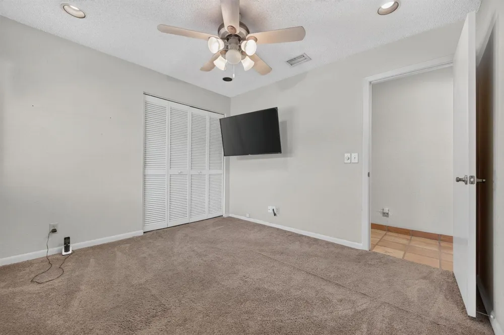 5417 NW 83rd Way Coral Springs, FL 33067
