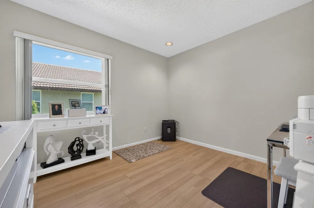 5417 NW 83rd Way Coral Springs, FL 33067