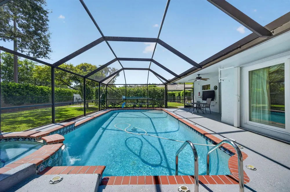 5417 NW 83rd Way Coral Springs, FL 33067