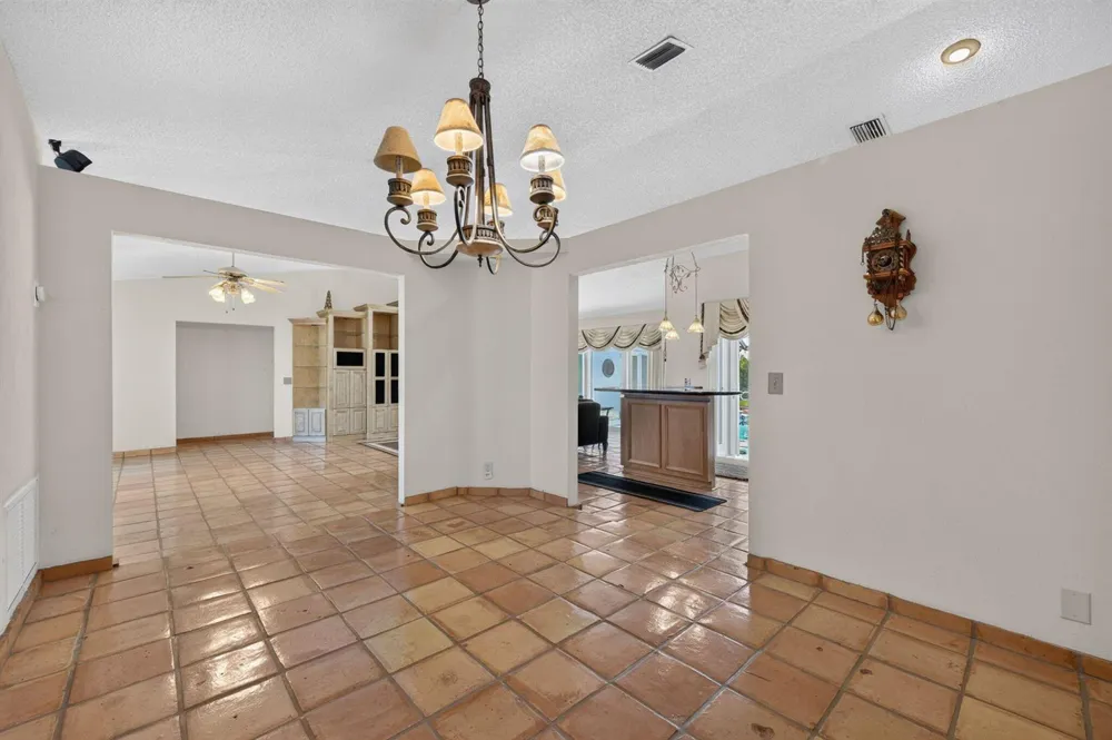 5417 NW 83rd Way Coral Springs, FL 33067