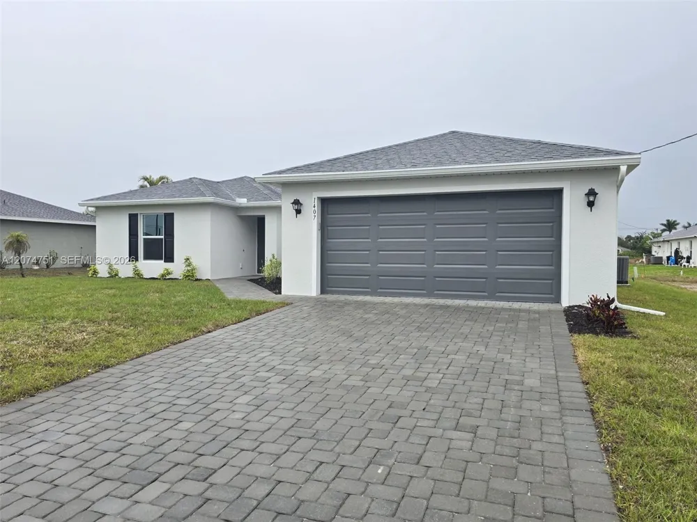 1407 NW 17th Pl Cape Coral, FL 33993