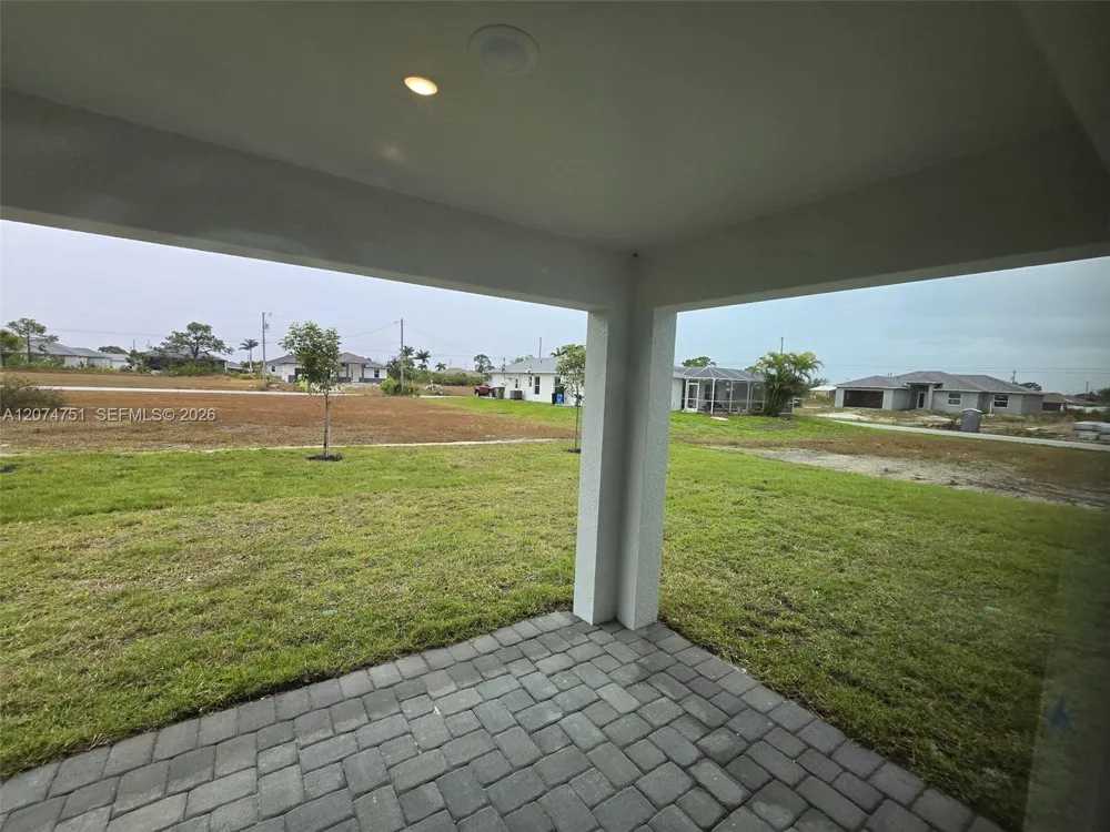 1407 NW 17th Pl Cape Coral, FL 33993