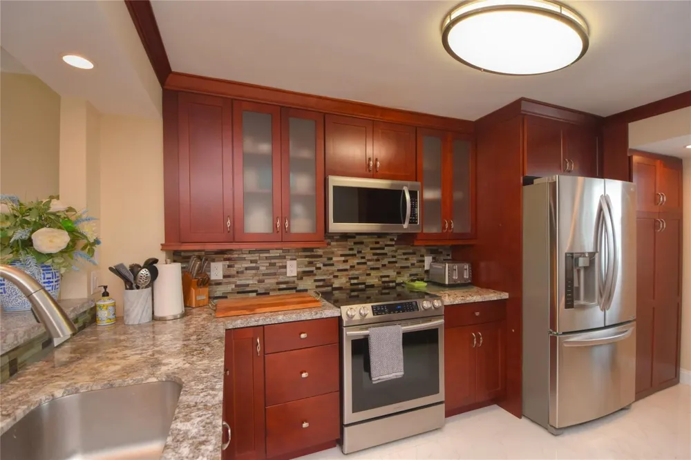1012 OCEAN BOULEVARD #802 Pompano Beach, FL 33062