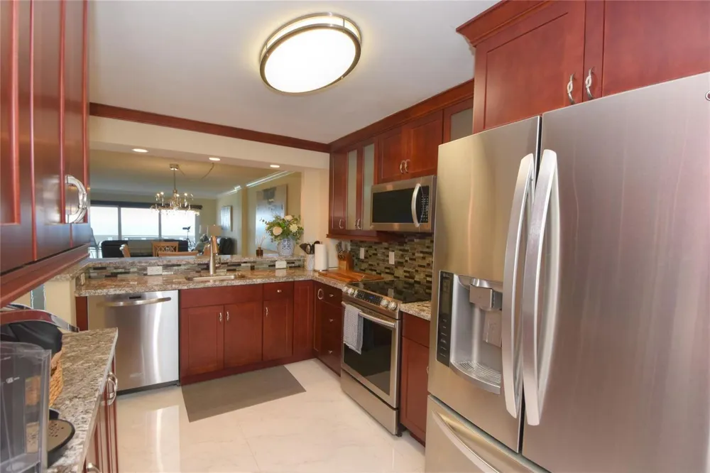 1012 OCEAN BOULEVARD #802 Pompano Beach, FL 33062
