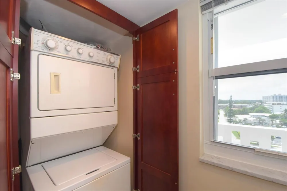 1012 OCEAN BOULEVARD #802 Pompano Beach, FL 33062
