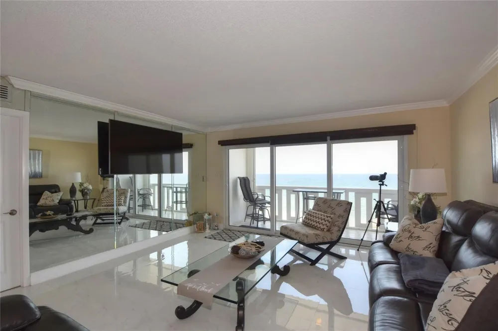 1012 OCEAN BOULEVARD #802 Pompano Beach, FL 33062
