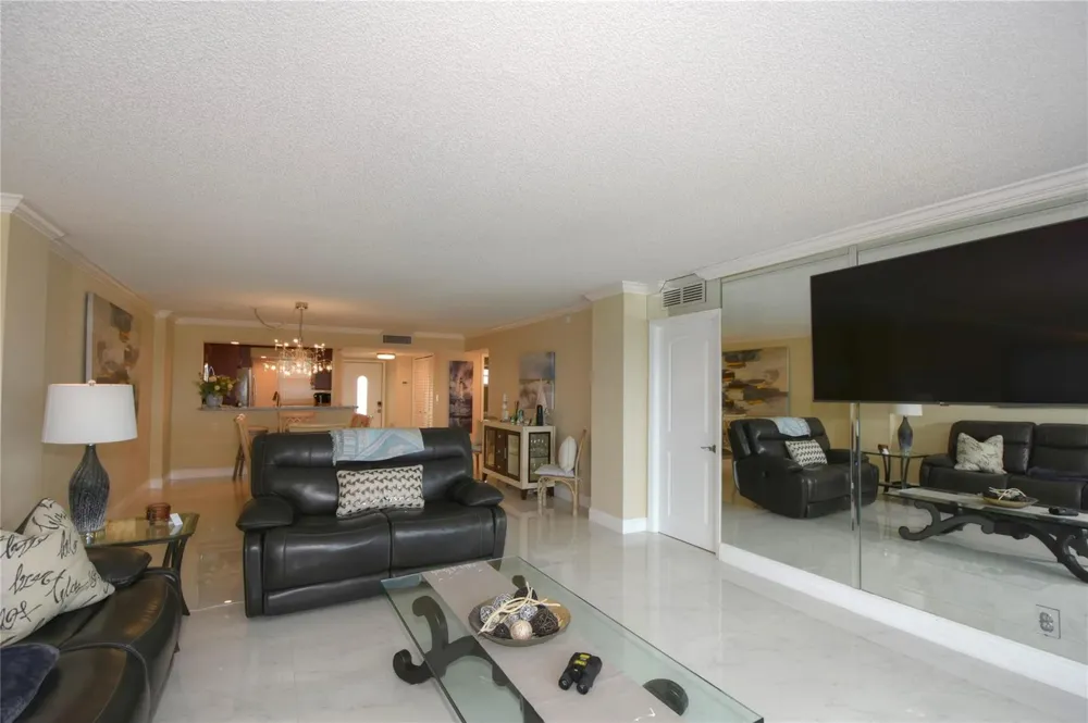 1012 OCEAN BOULEVARD #802 Pompano Beach, FL 33062