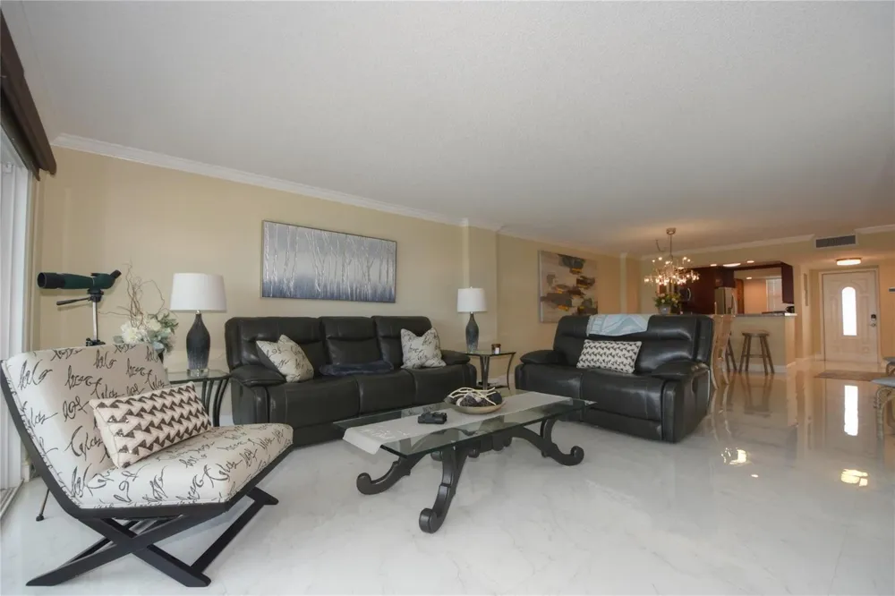 1012 OCEAN BOULEVARD #802 Pompano Beach, FL 33062