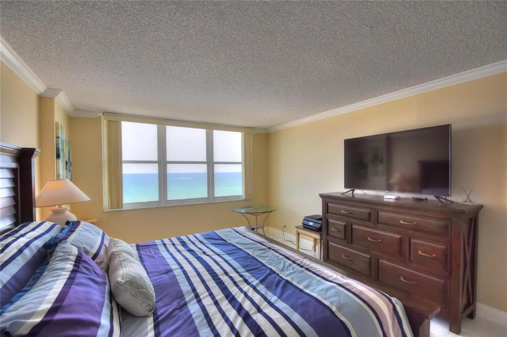1012 OCEAN BOULEVARD #802 Pompano Beach, FL 33062