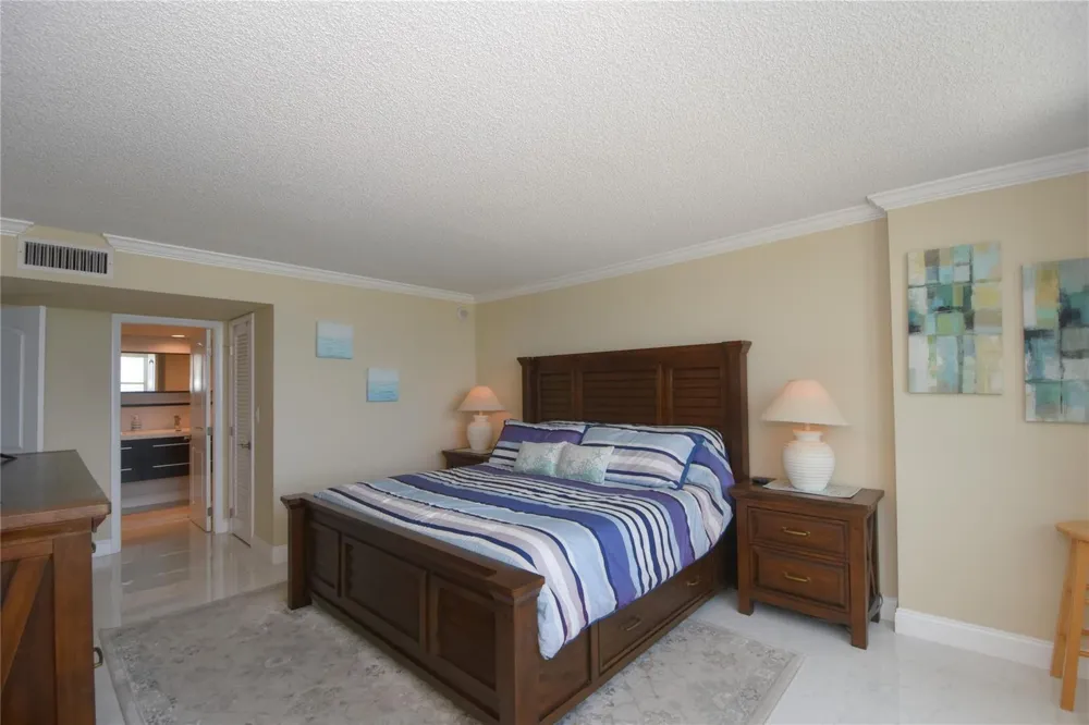 1012 OCEAN BOULEVARD #802 Pompano Beach, FL 33062