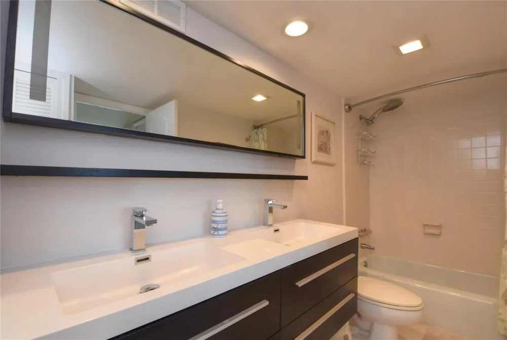 1012 OCEAN BOULEVARD #802 Pompano Beach, FL 33062