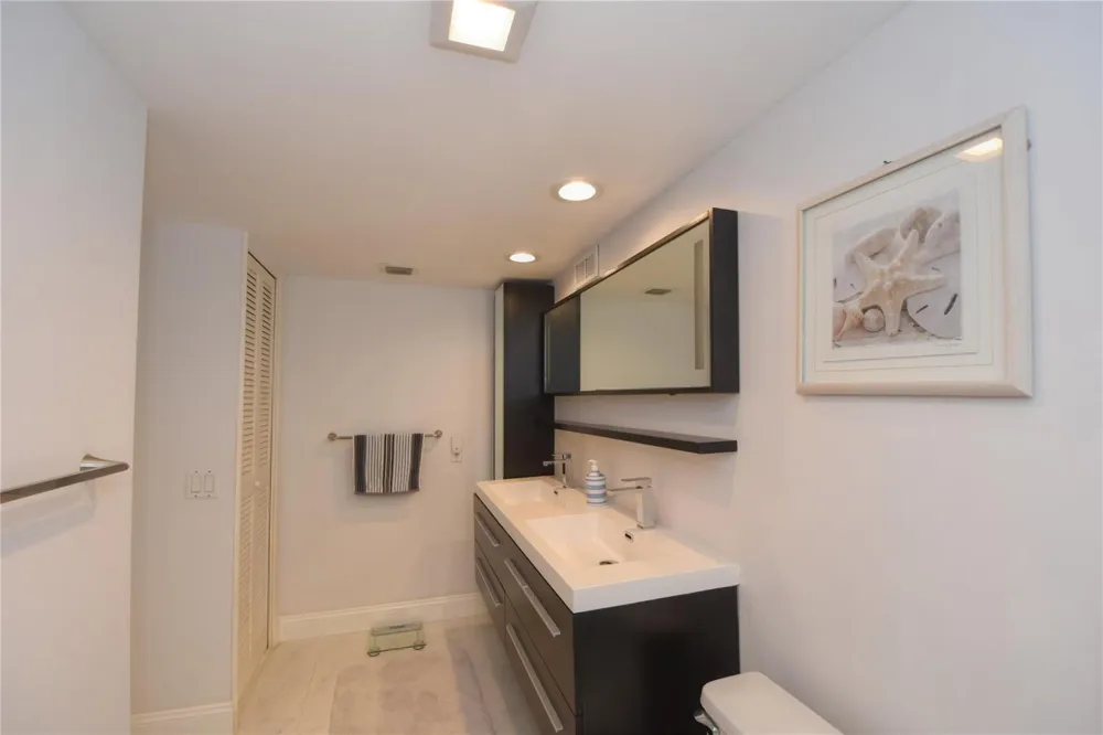 1012 OCEAN BOULEVARD #802 Pompano Beach, FL 33062