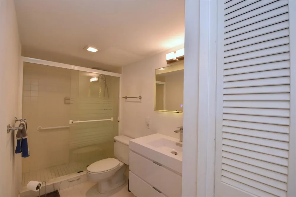1012 OCEAN BOULEVARD #802 Pompano Beach, FL 33062