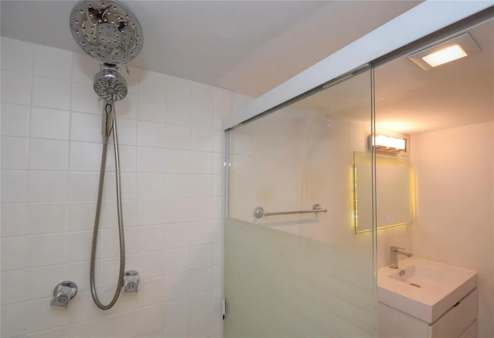 1012 OCEAN BOULEVARD #802 Pompano Beach, FL 33062