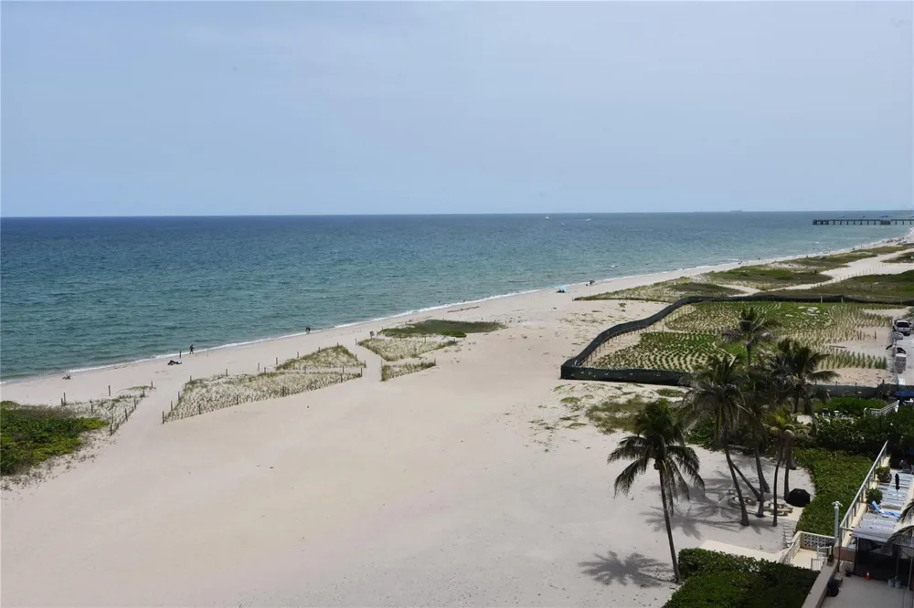 1012 OCEAN BOULEVARD #802 Pompano Beach, FL 33062
