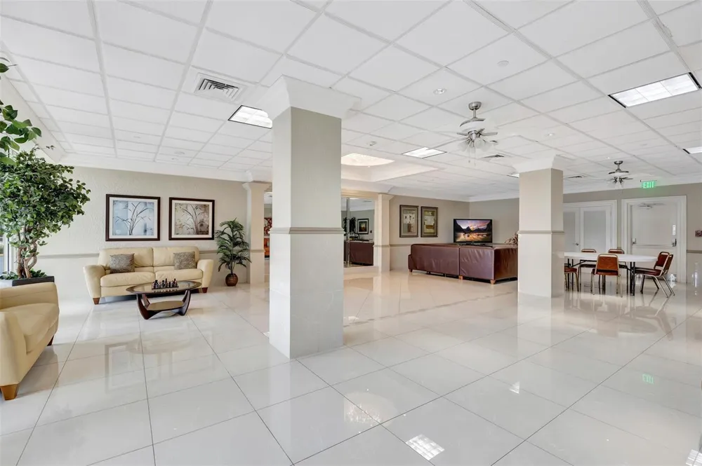1012 OCEAN BOULEVARD #802 Pompano Beach, FL 33062