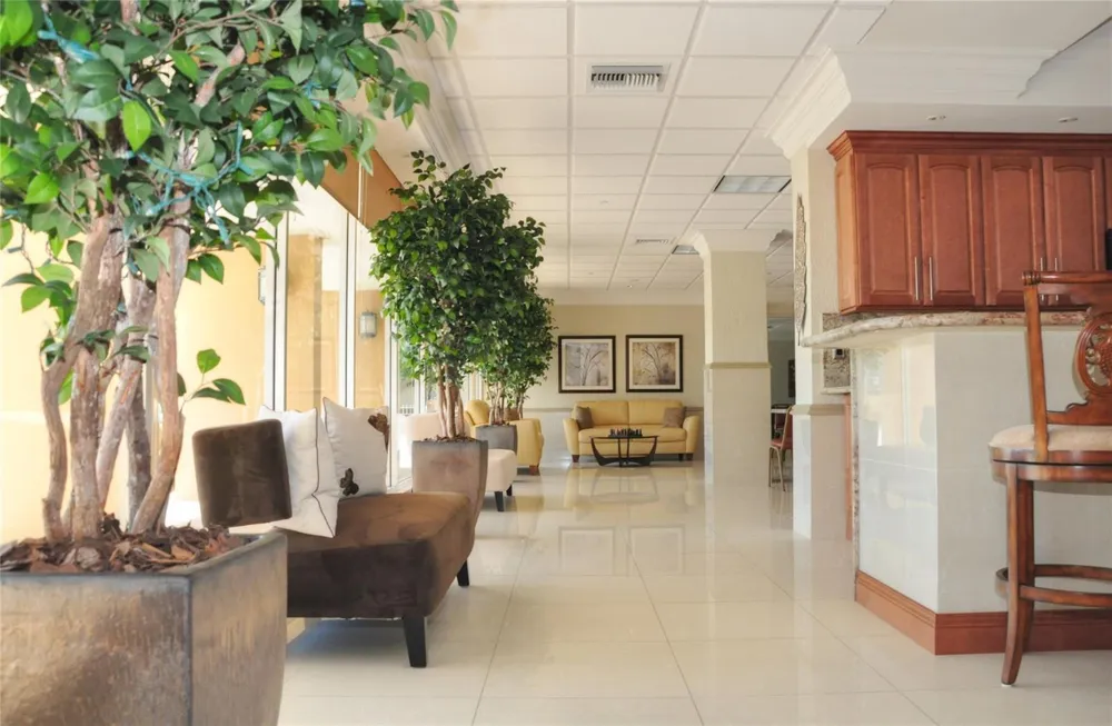1012 OCEAN BOULEVARD #802 Pompano Beach, FL 33062