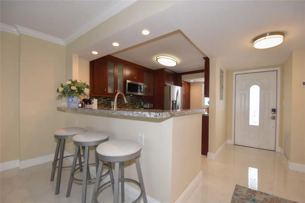1012 OCEAN BOULEVARD #802 Pompano Beach, FL 33062
