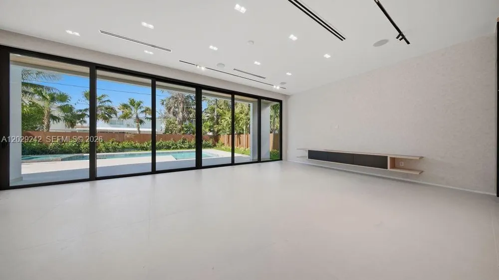 3318 NE 16TH PLACE Fort Lauderdale, FL 33305
